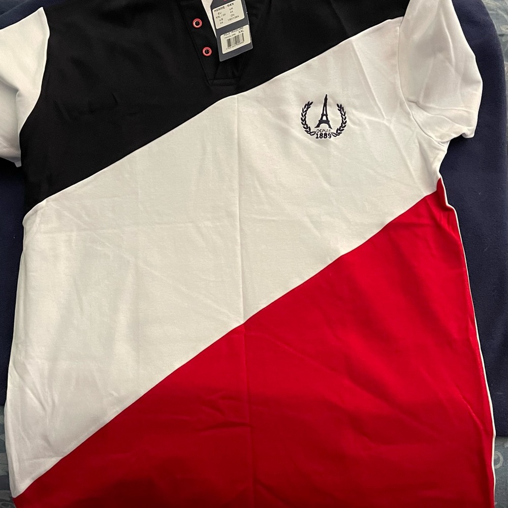 NWT! Shortsleeved color block “Paris” shirt. Size XXL but slim cut.